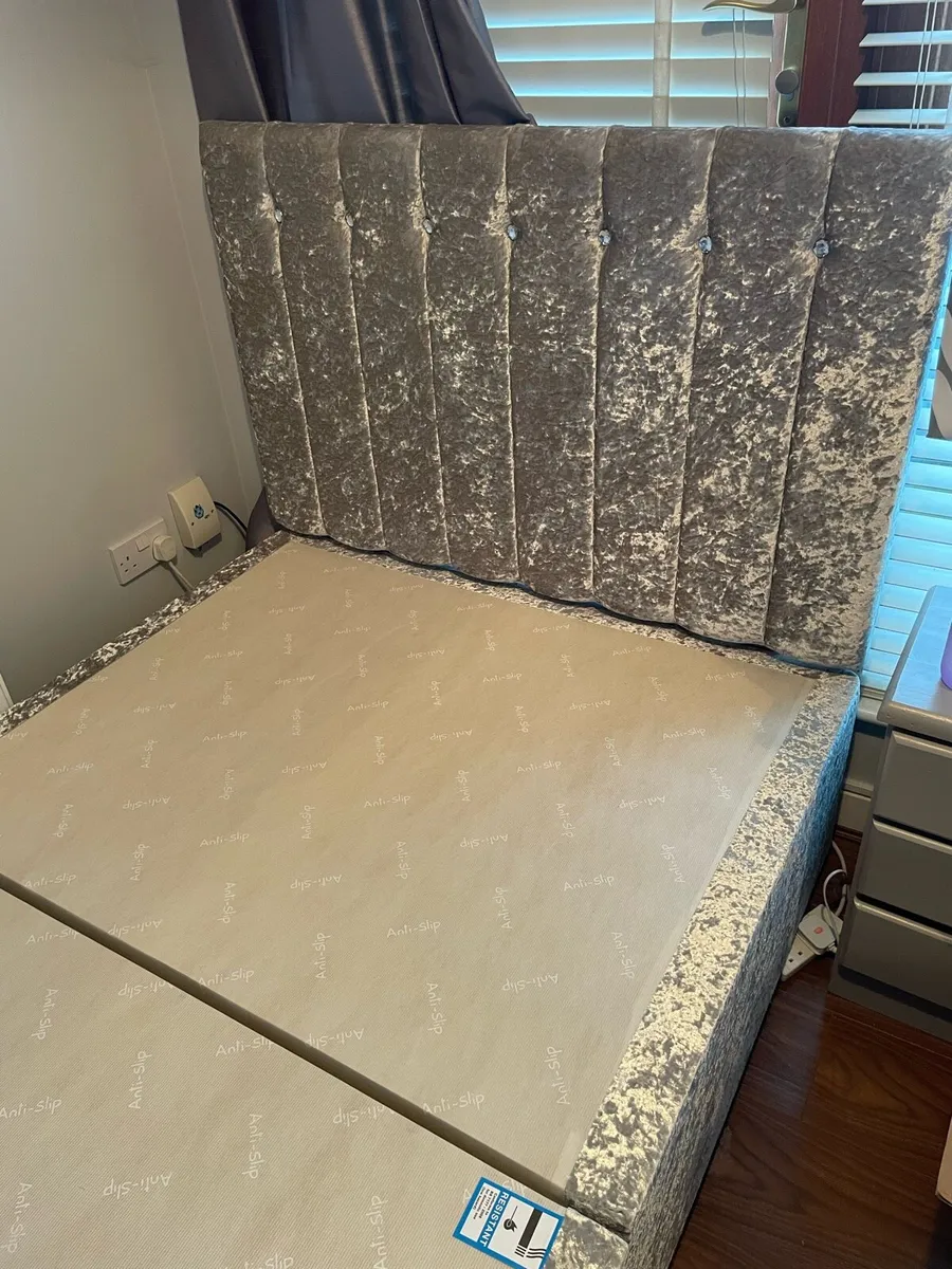 4FT bed base & headboard - Image 1