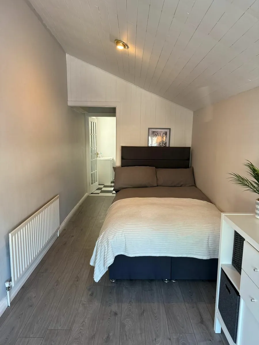 Electric Adjustable Bed Small Double - Image 1