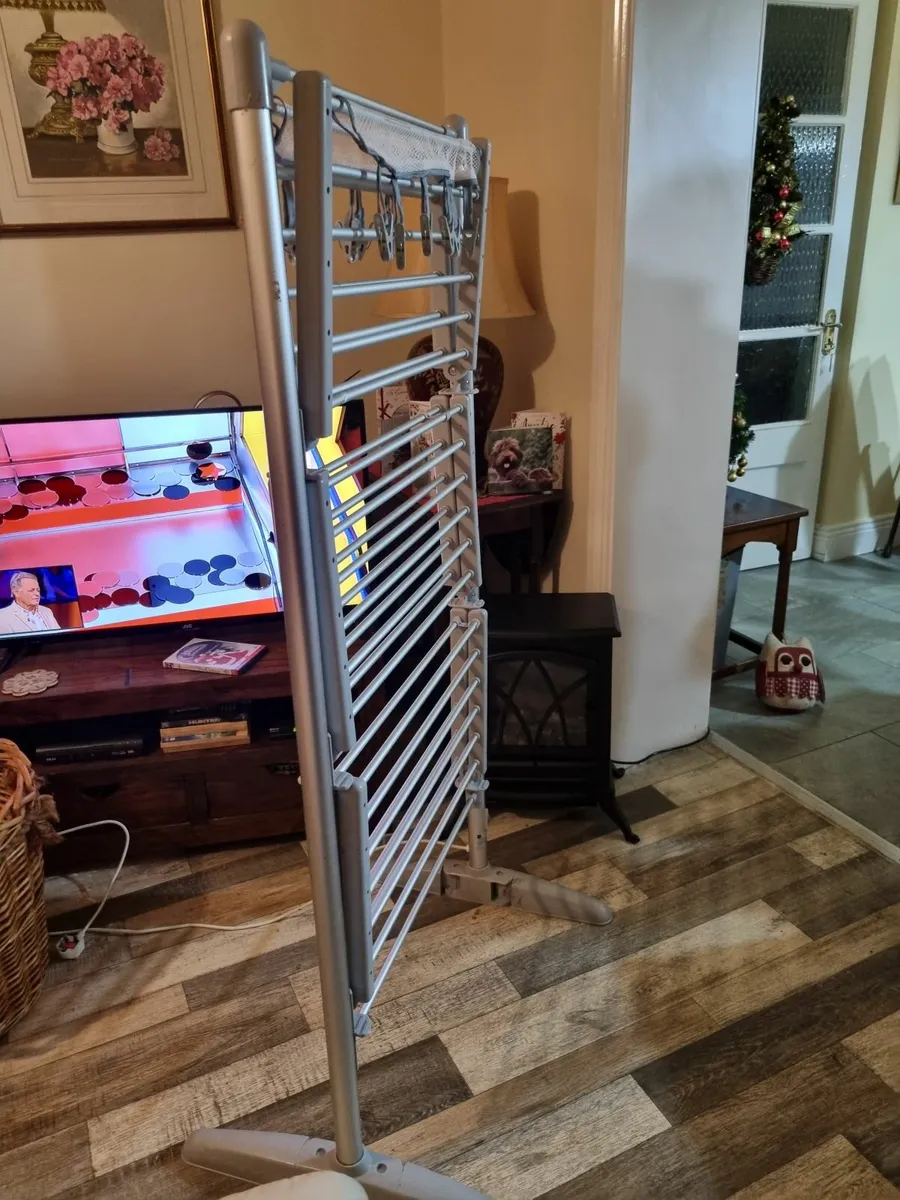 Electric clothes airer - Image 2