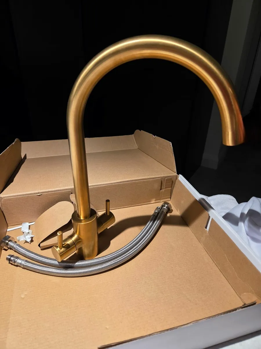 Brass kitchen tap - Image 2