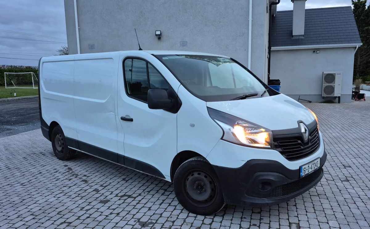 2016 Renault Trafic - Image 1