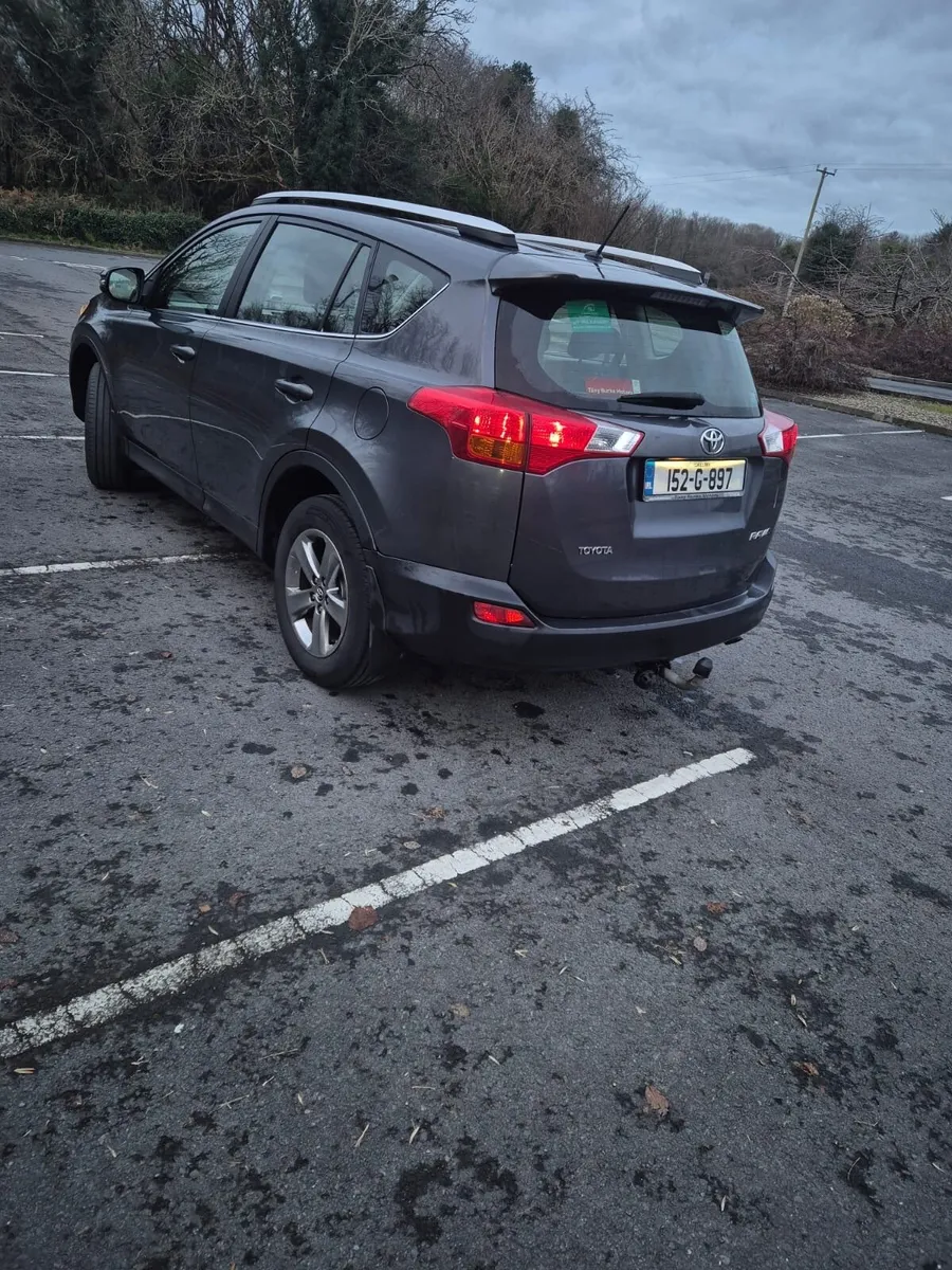 Toyota RAV4 2015 - Image 2
