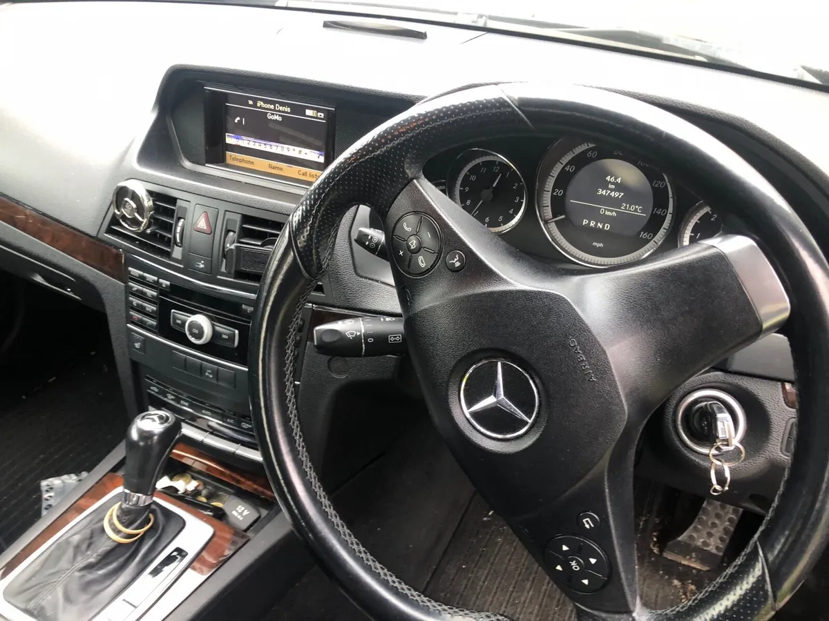Mercedes-Benz E-Class 2011 - Image 2