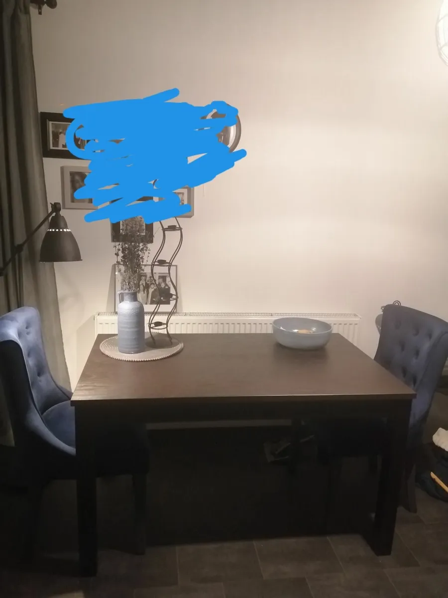 Dining table - Image 1