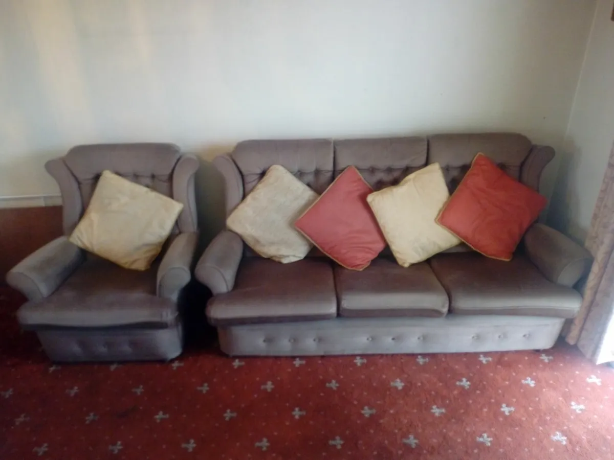 3-seater sofa with arm chair PLUS Corner Display. - Image 1