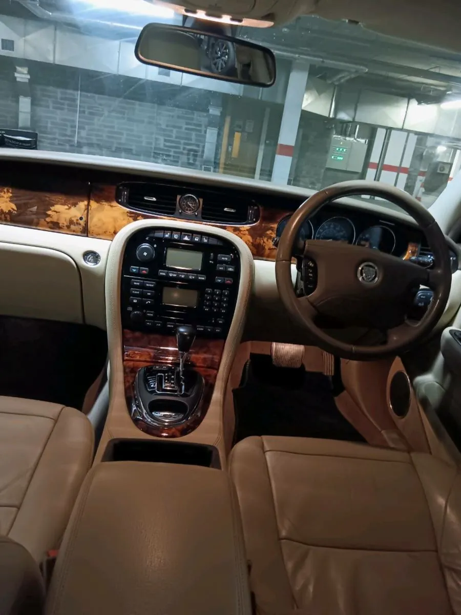 JAGUAR XJ6 - Image 4