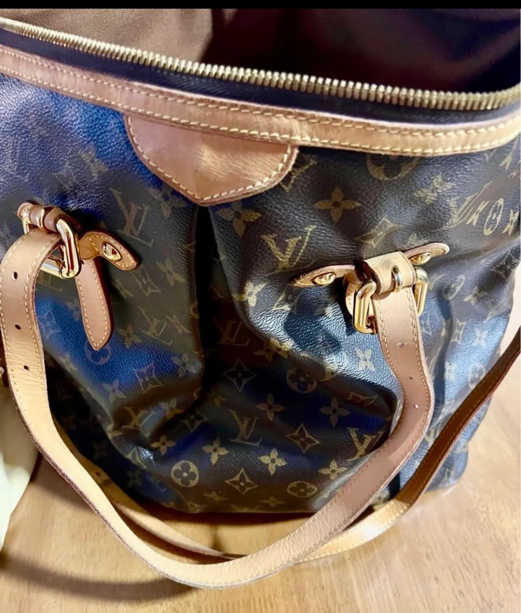 Louis Vuitton - Image 1
