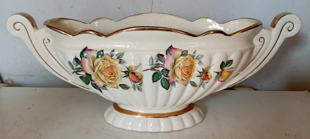 Large Sadler Majestic Gondola Vase