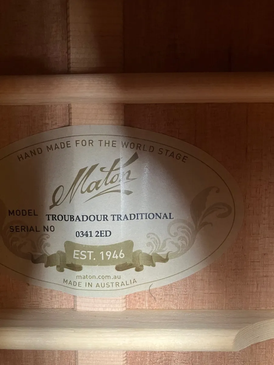 Acoustic guitar - Image 4