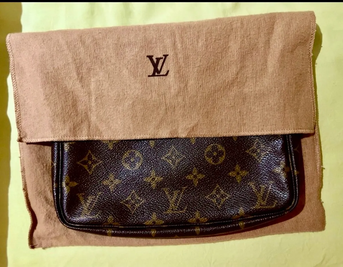 Louis Vuitton - Image 4