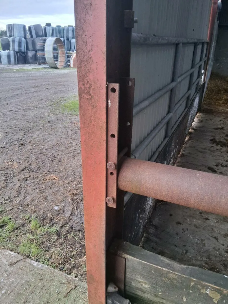 Feed barrier - Image 3