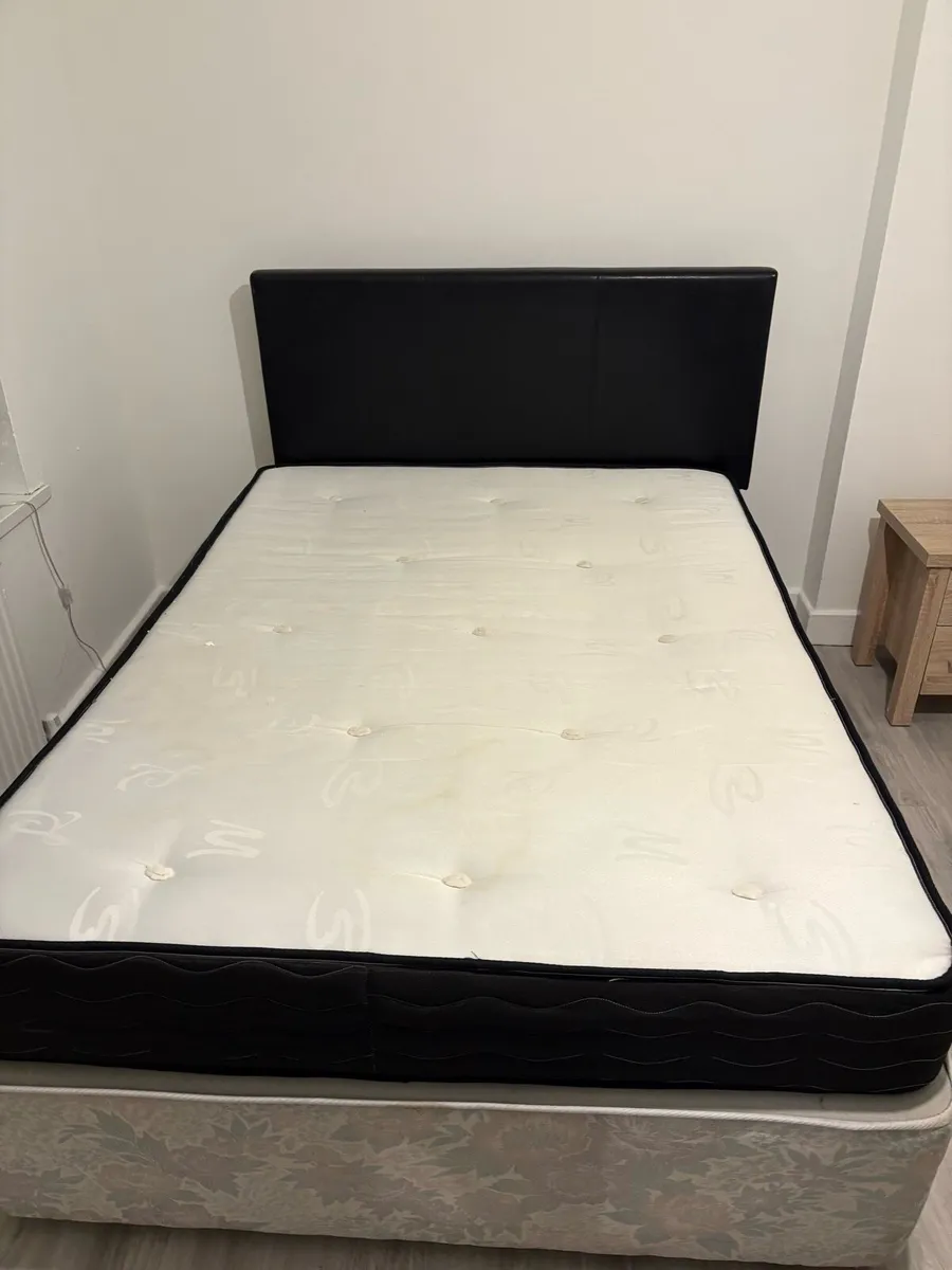 1 x double beds - Image 1