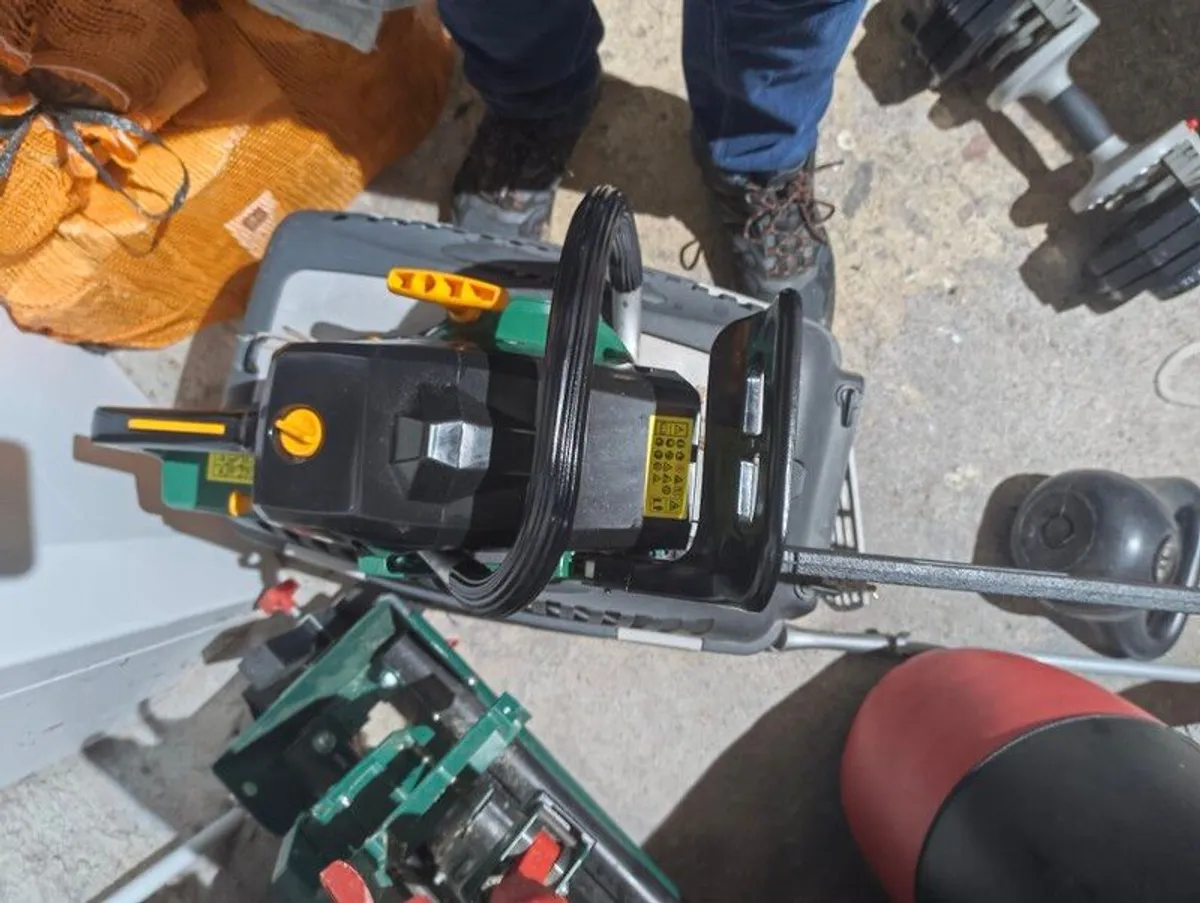 Petrol chainsaw - Image 3