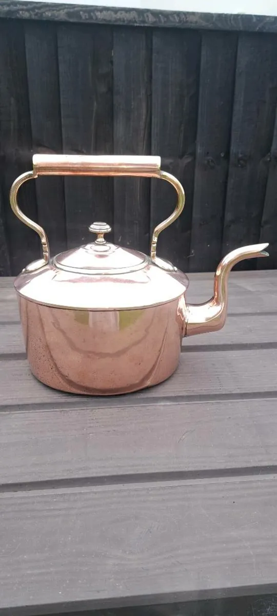 Old copper  kettle - Image 1