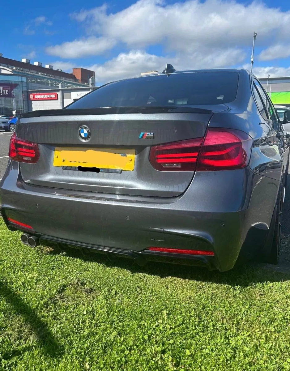 BMW 3-Series 2018 - Image 1