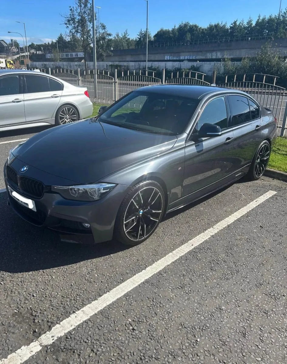 BMW 3-Series 2018 - Image 3