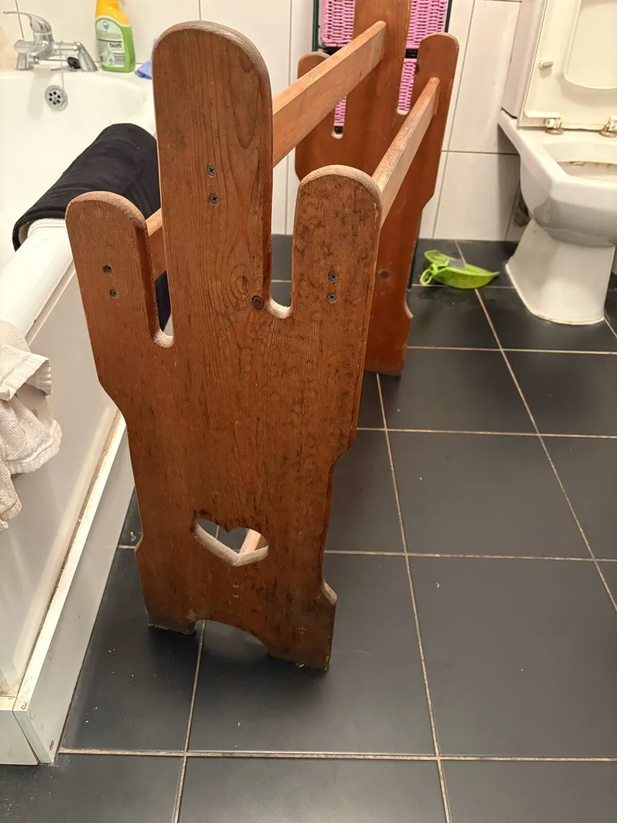 Towel holder - Image 1