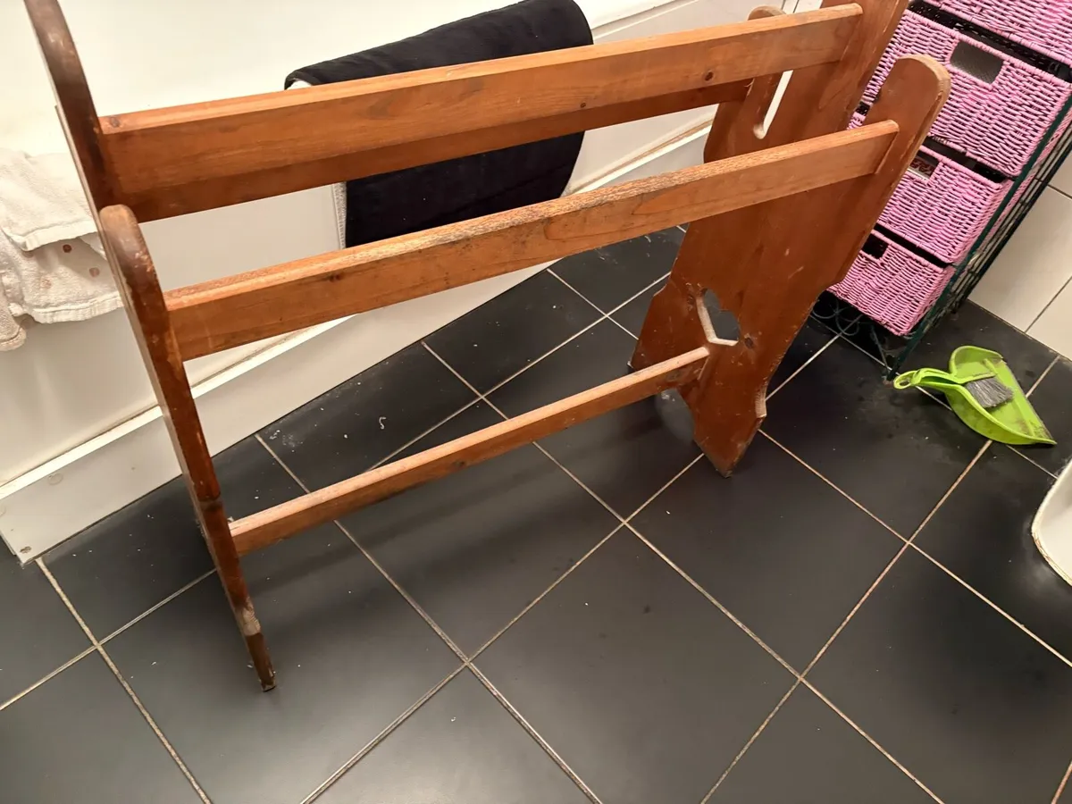 Towel holder - Image 2