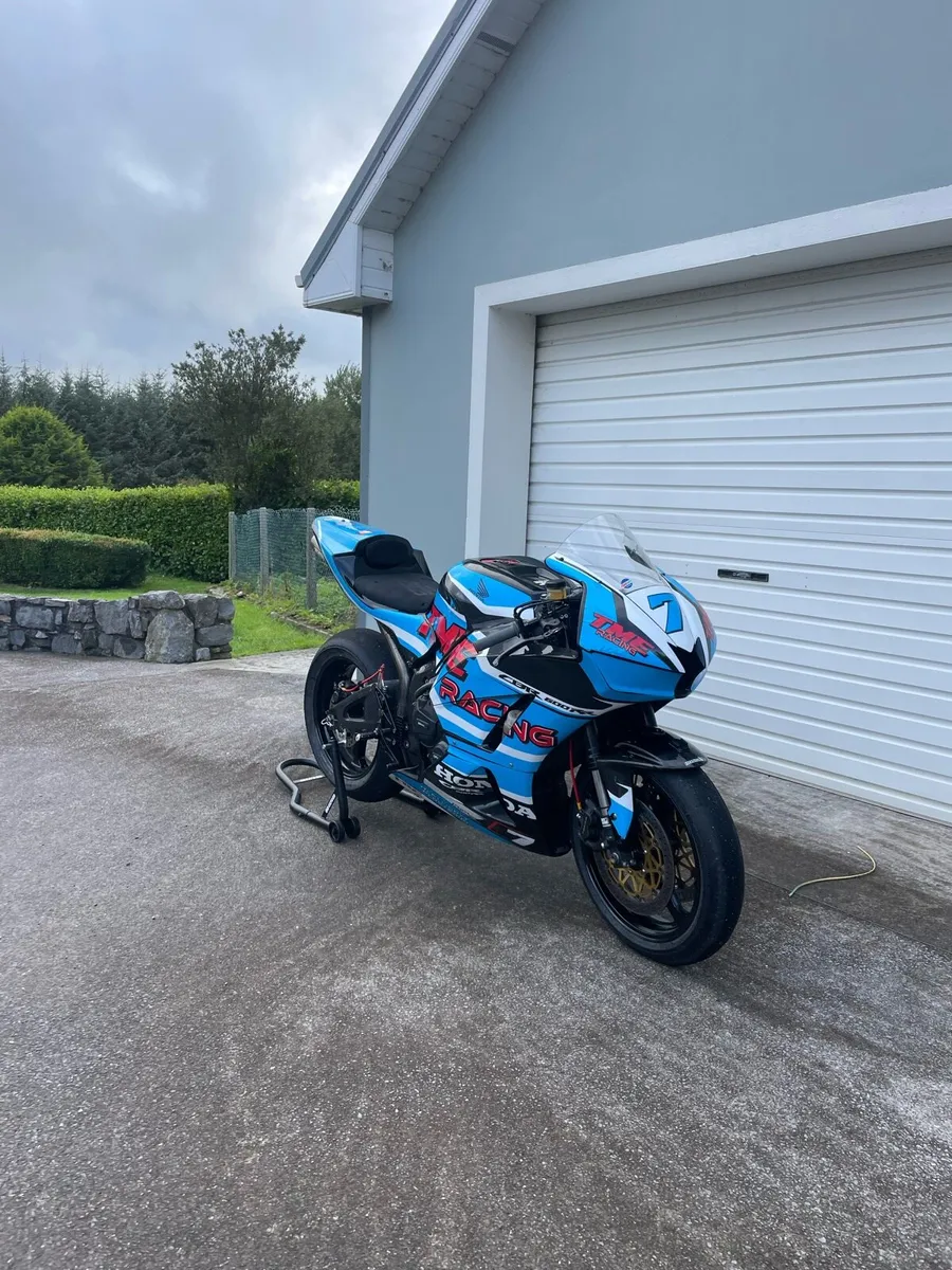 Cbr600rr - Image 3