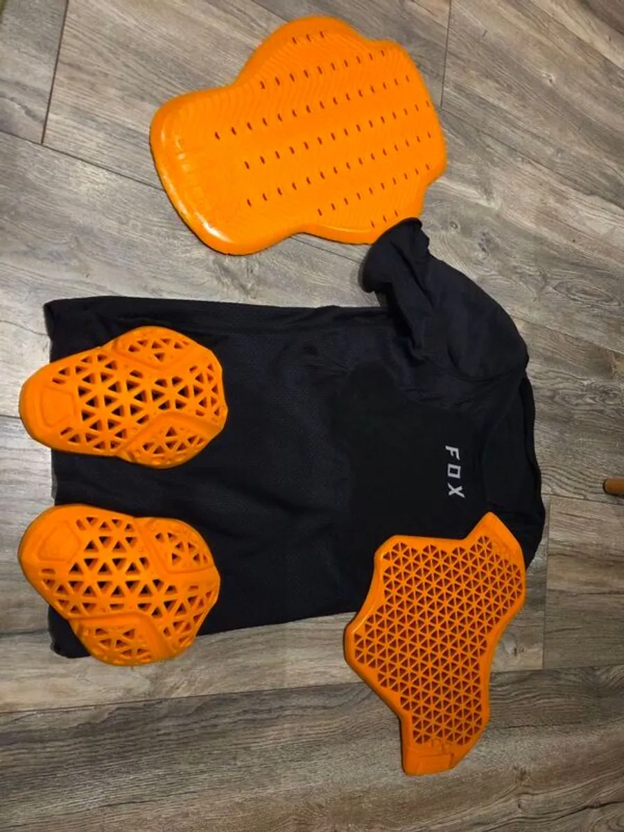 Fox Baseframe Pro Chest Guard  Small / Medium - Image 2