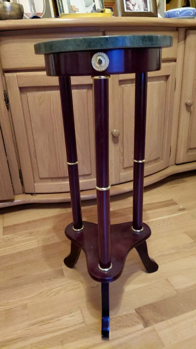 Pot stand - Image 1