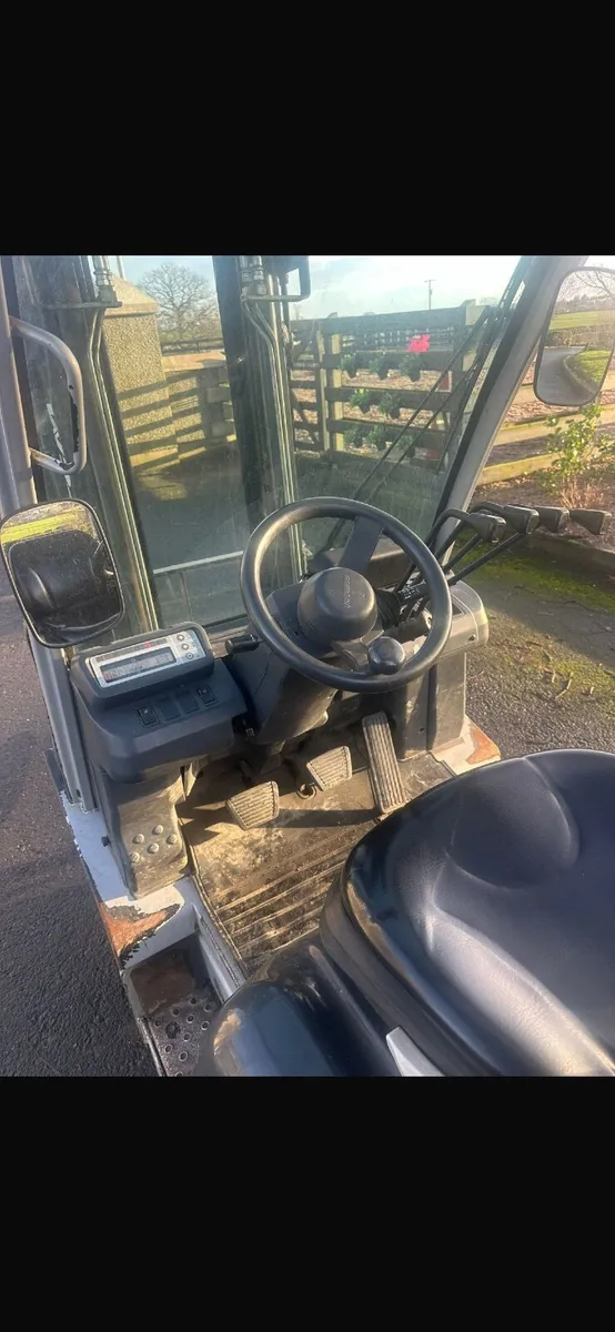 Tcm 1.8 forklift - Image 4