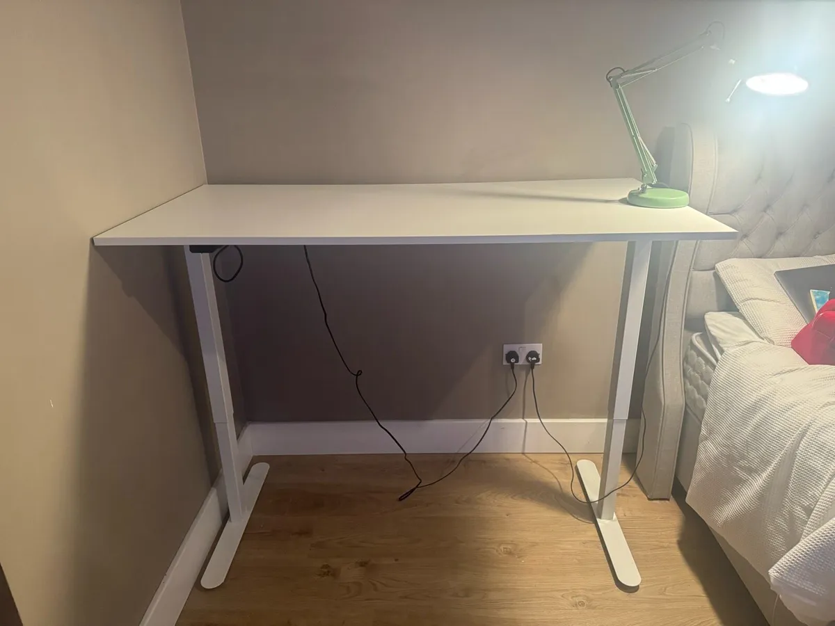 Electric Standing Desk 700 x 1400 - Image 1