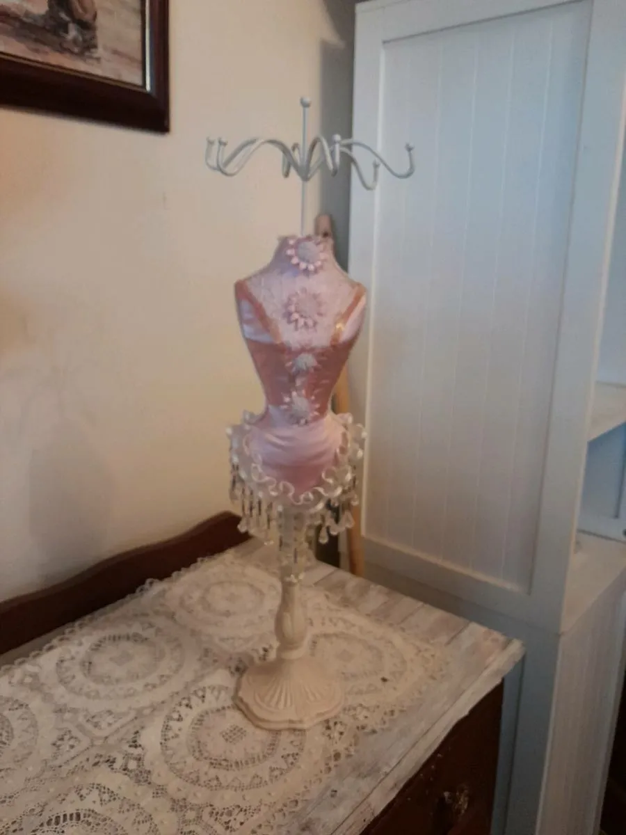 Jewellery Hanger - Image 1