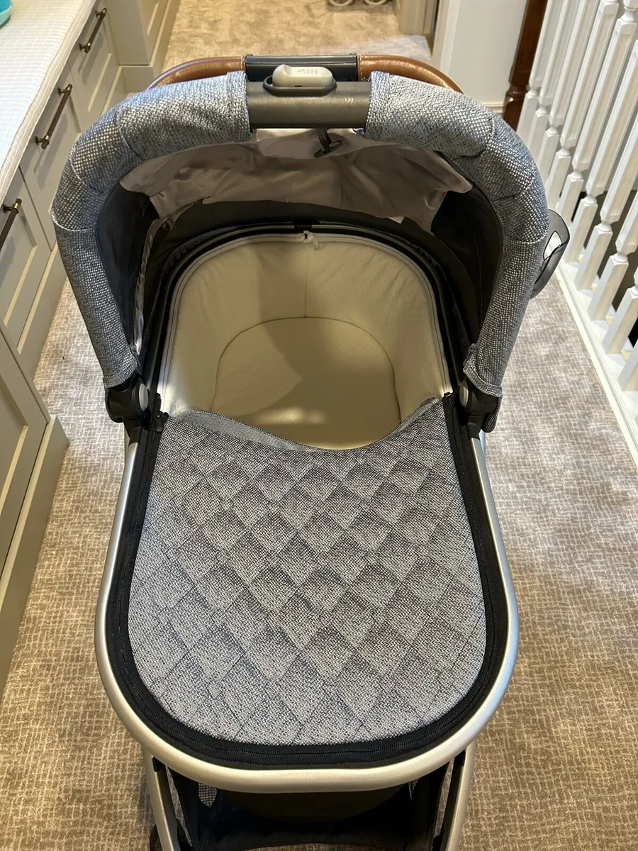 Uppababy Vista Pram - Image 1