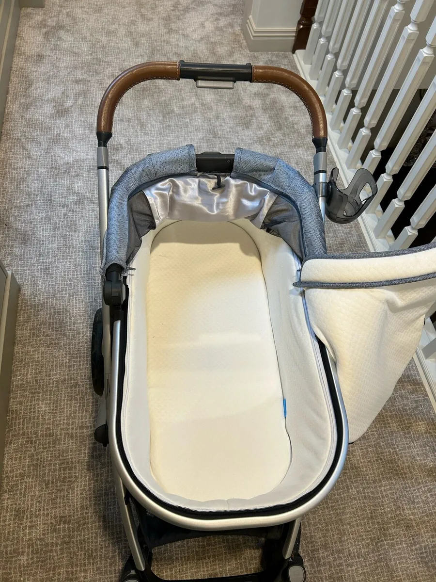 Uppababy Vista Pram - Image 2