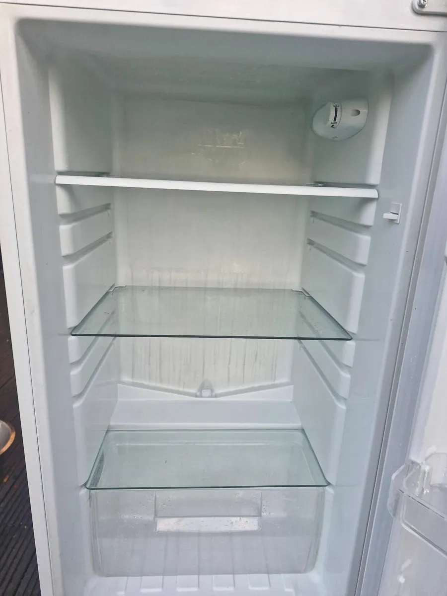 Indesit RAA 28s freestanding fridge freezer - Image 4