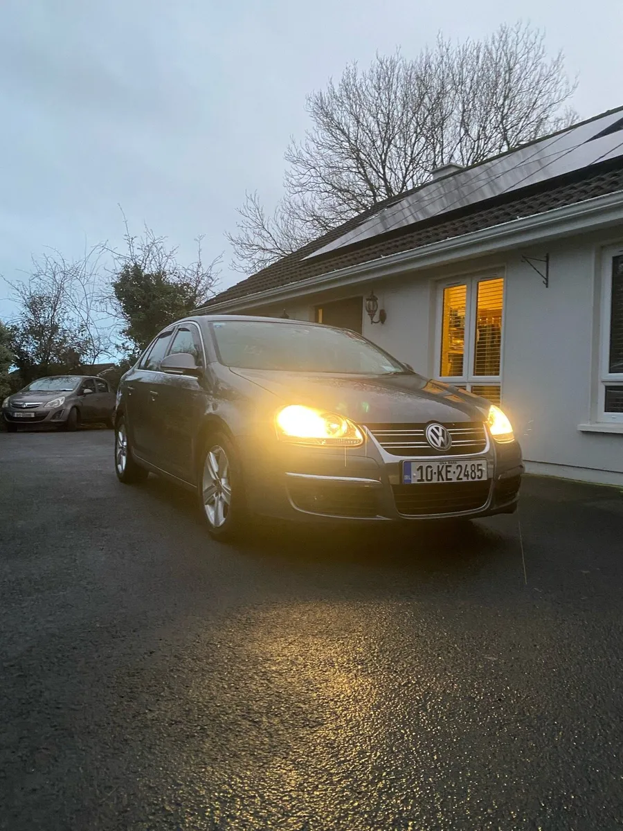 2010 Volkswagen Jetta Diesal - Image 1