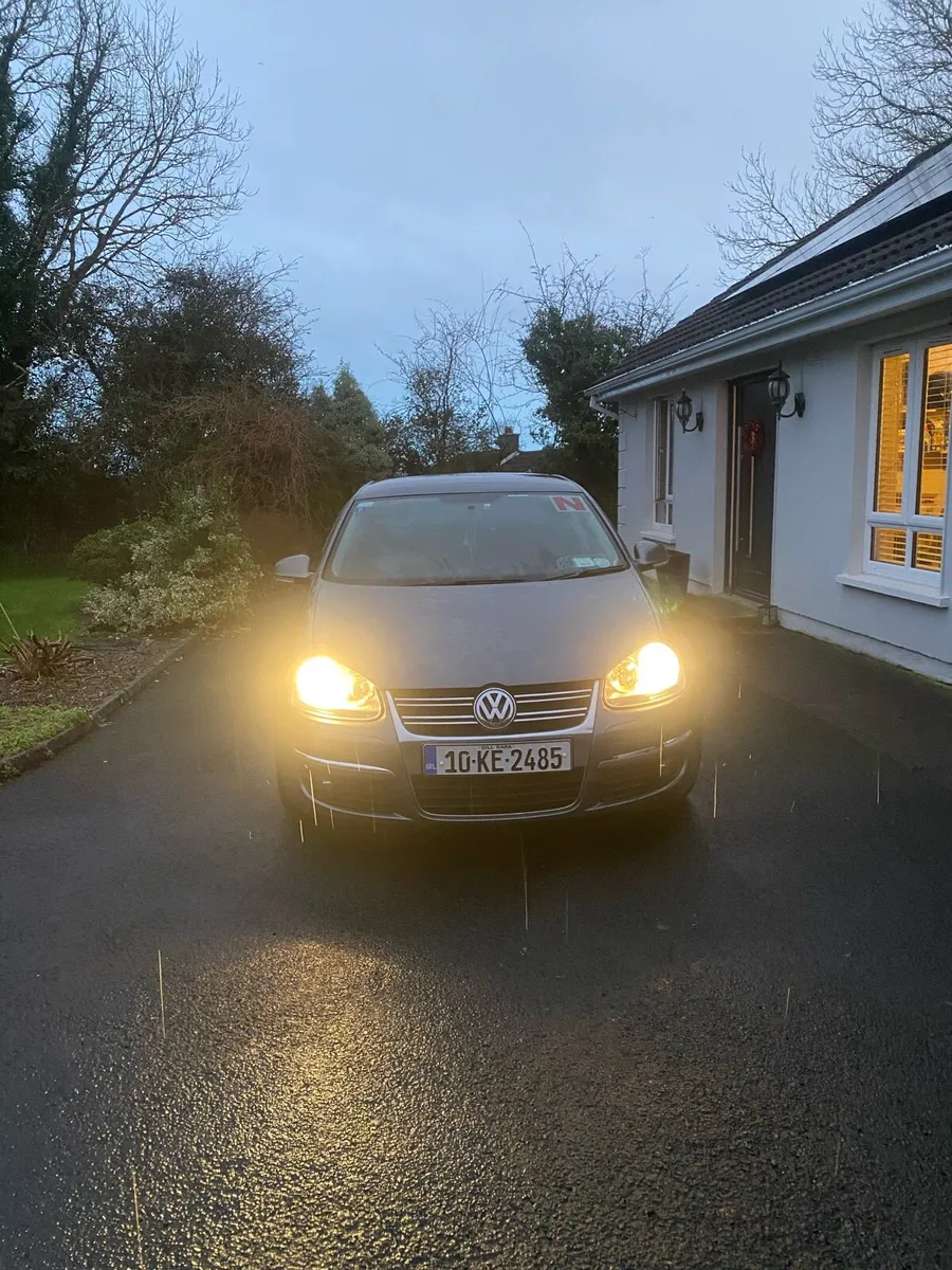 2010 Volkswagen Jetta Diesal - Image 2