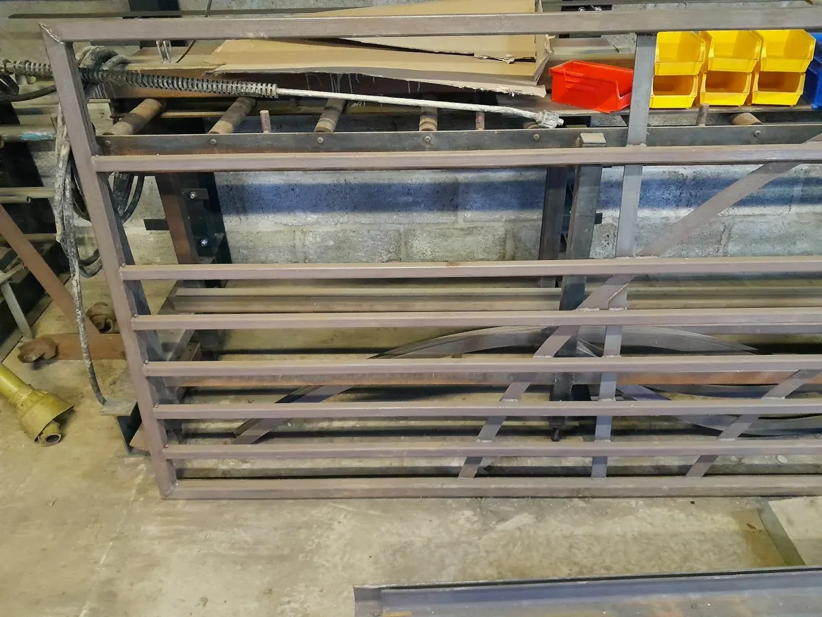 Traditional Style Gate - Image 1