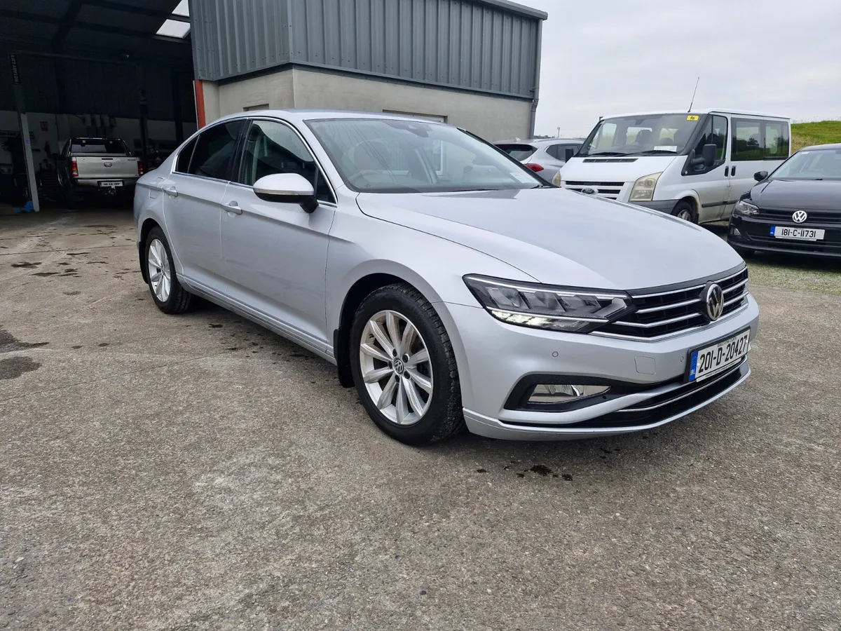 Volkswagen Passat 2020 - Image 2