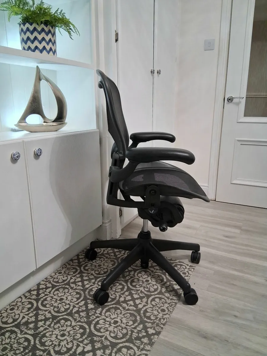 Herman Miller Aeron Ergonomic Chair - Image 2
