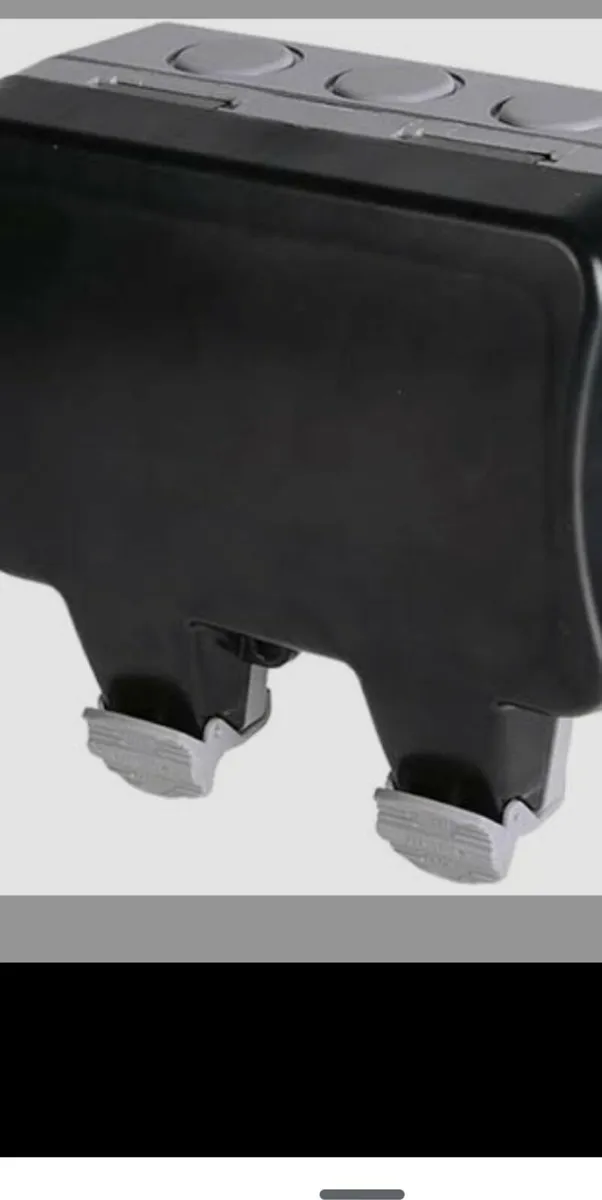 Outside sockets - Image 1