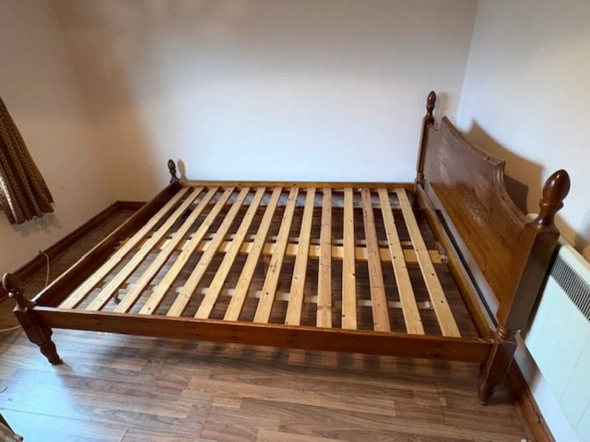 King size bed - Image 3