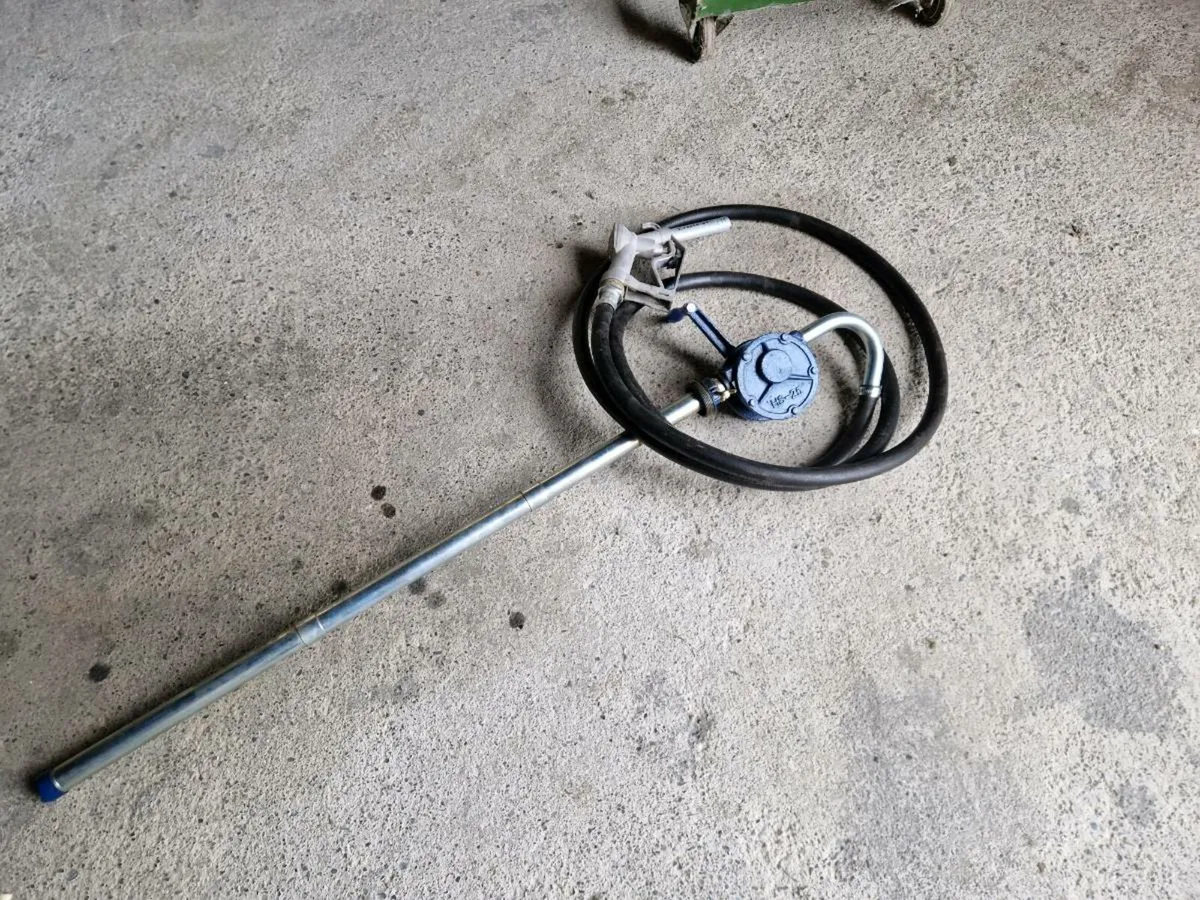 Diesel pump & barrel - Image 4