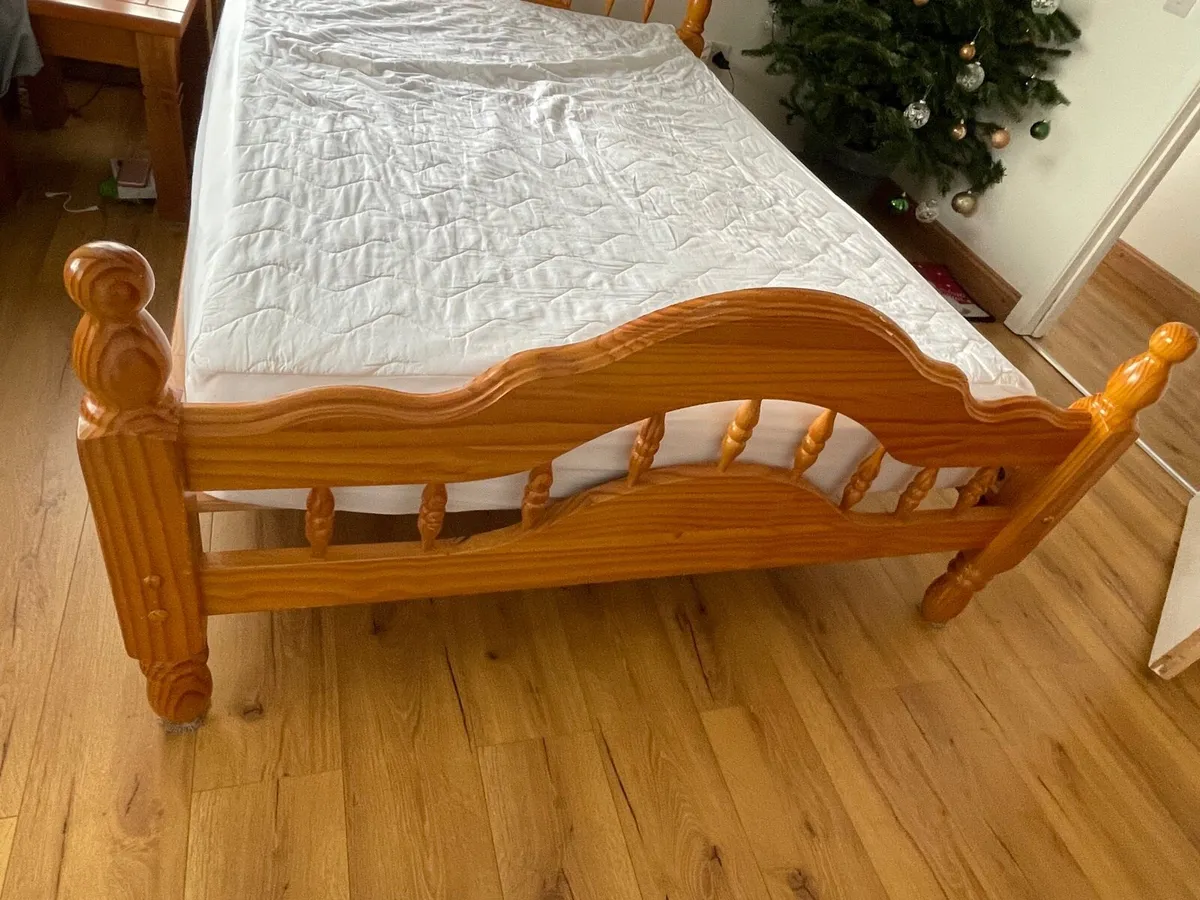 Bed + mattress double 4,6 ft - Image 2