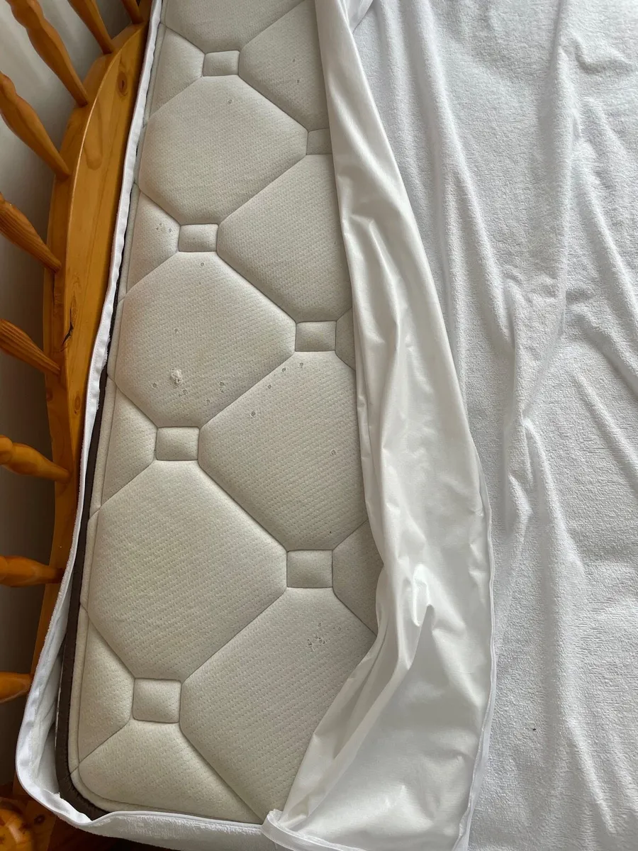 Bed + mattress double 4,6 ft - Image 3