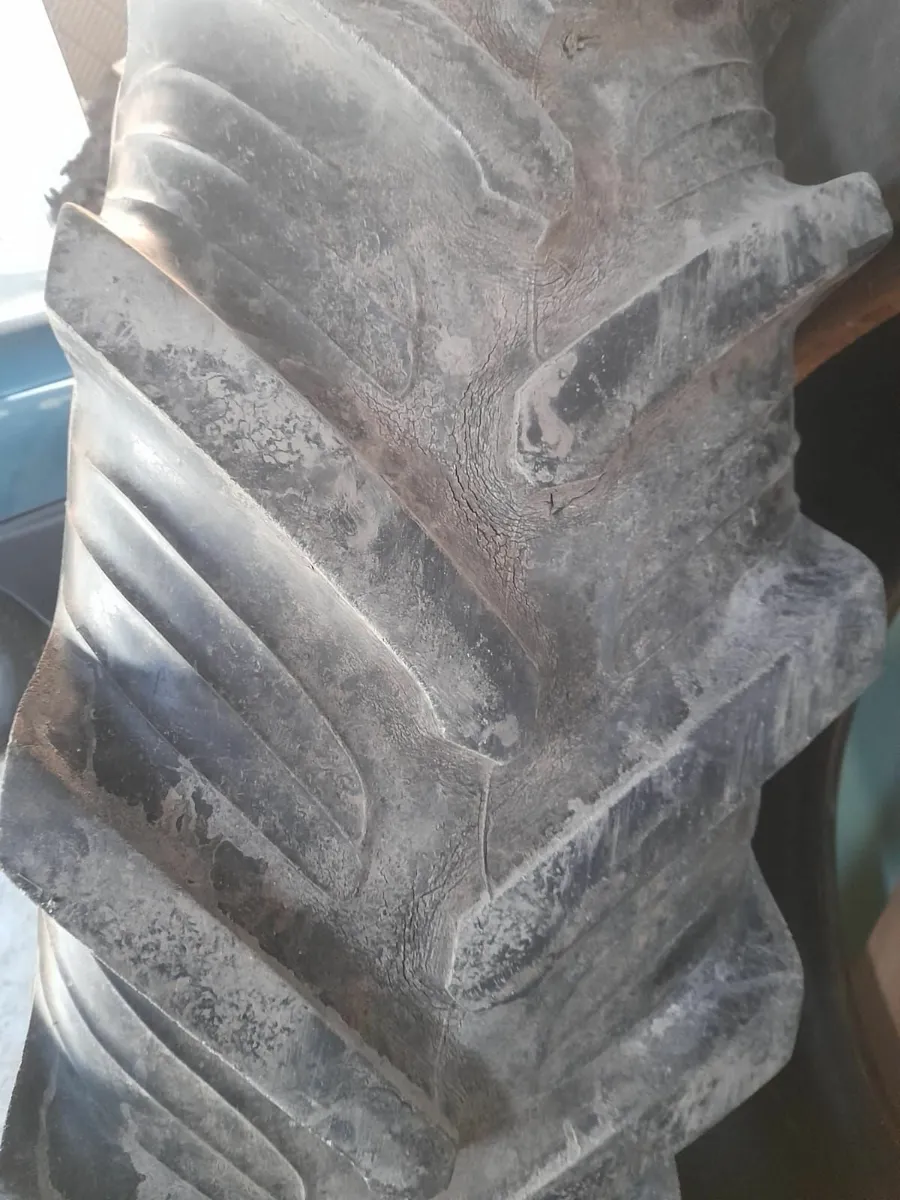 Tractor tyres - Image 1