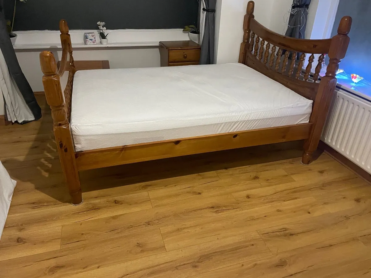 Bed + mattress + locker - Image 4