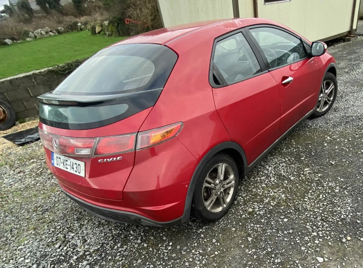 Honda Civic 2007 - Image 1