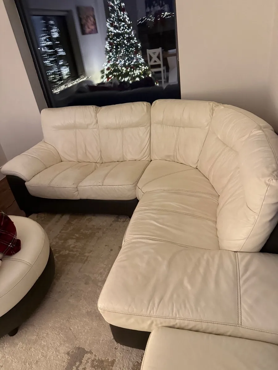 Leather corner sofa and cuddle chair - Image 2