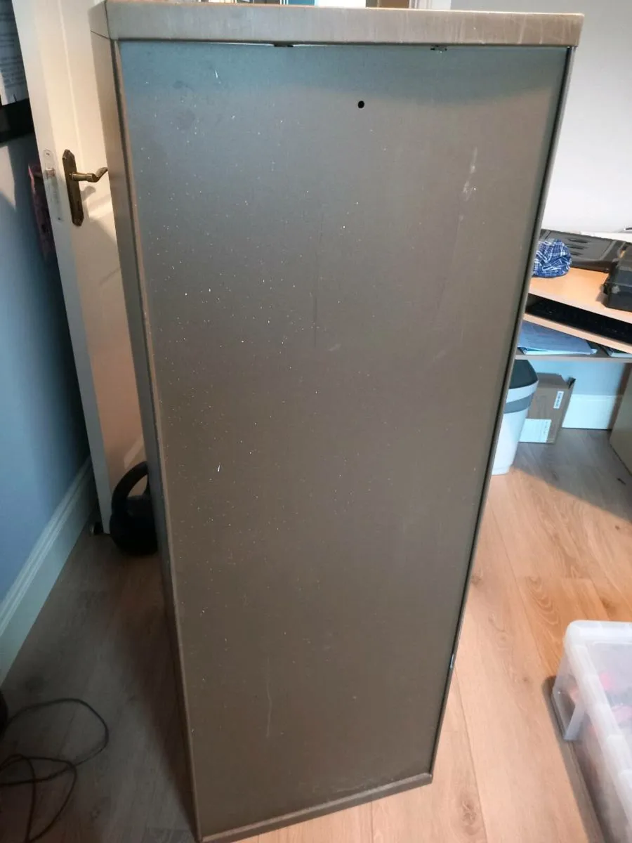 4 drawer filing cabinet - Image 2