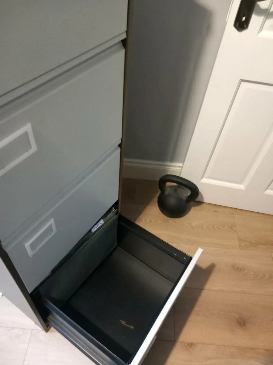 4 drawer filing cabinet - Image 3