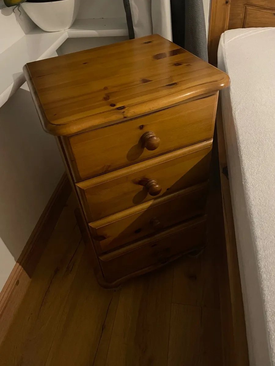 Pine locker for bed side - Image 1