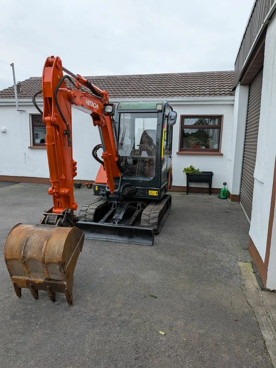 Hitachi Z-axis ZX27U Mini Excavator - Image 3
