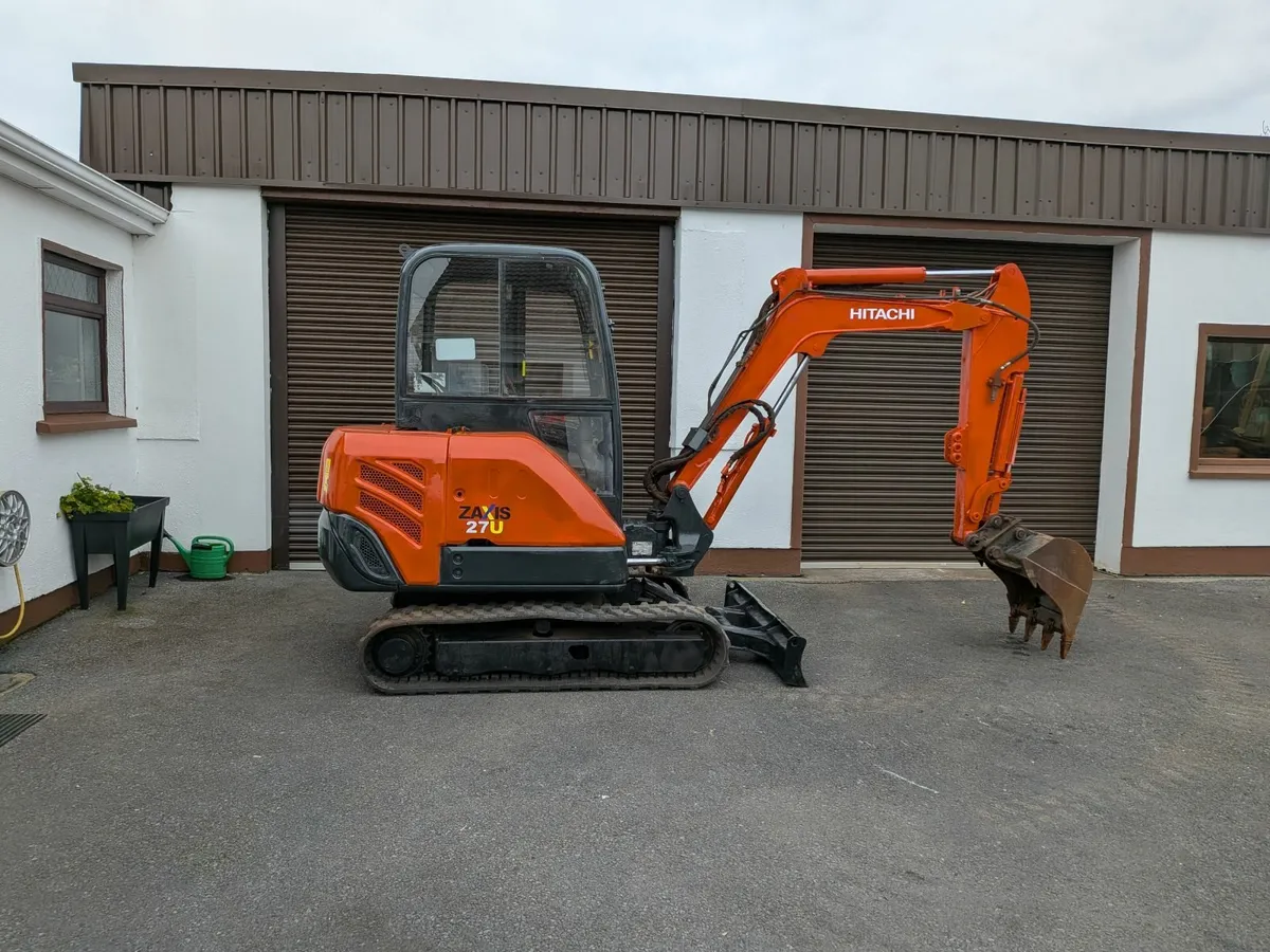 Hitachi Z-axis ZX27U Mini Excavator - Image 2